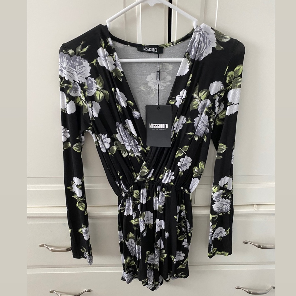 NWT Missguided Floral Plunge Neck Romper, Size 2, Brand New